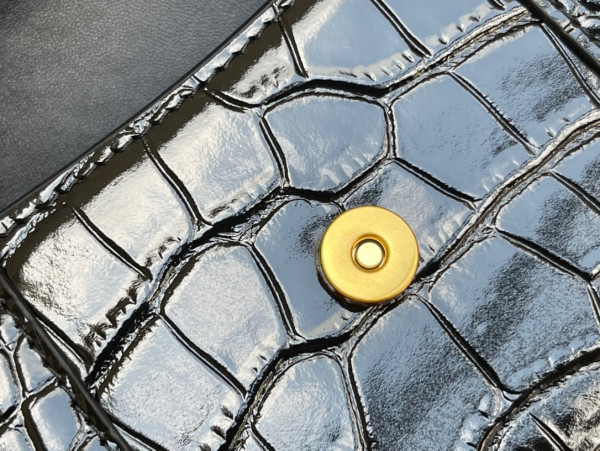 Ba*len*cia*ga hourglass