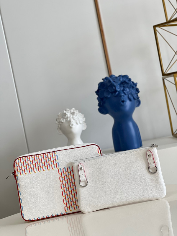 l0*is V*t0n trio messenger