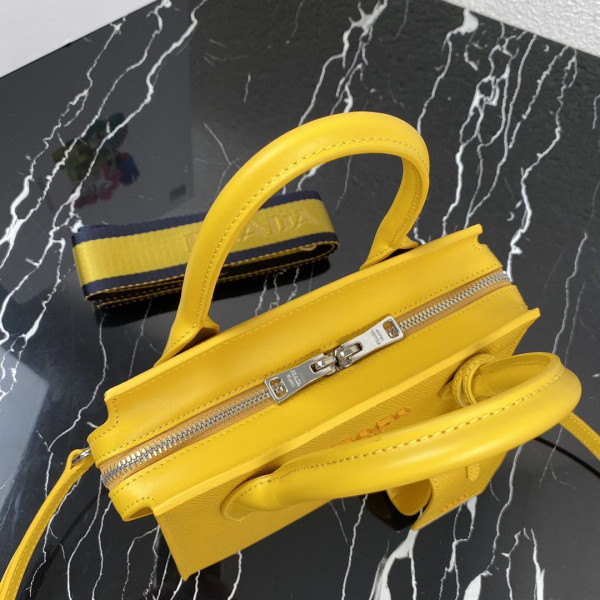 Pra*a saffiano leather Pra*a monochrome bag