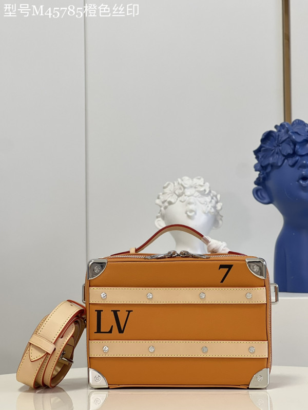 l0*is V*t0n handle soft trunk