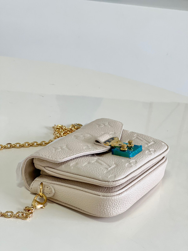 l0*is V*t0n micro metis