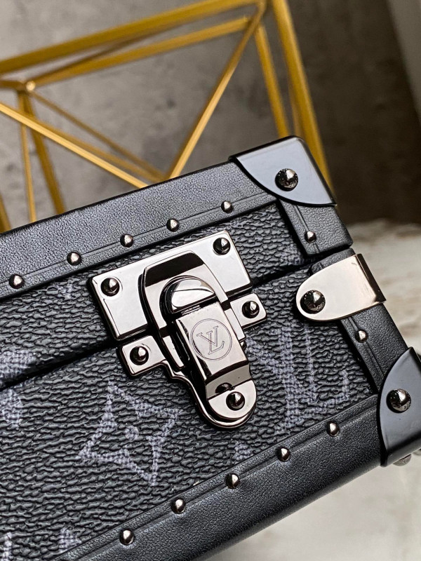 l0*is V*t0n clutch box