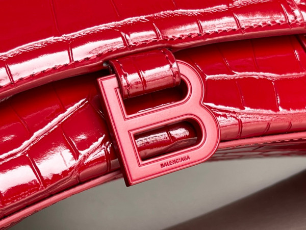 Ba*len*cia*ga hourglass