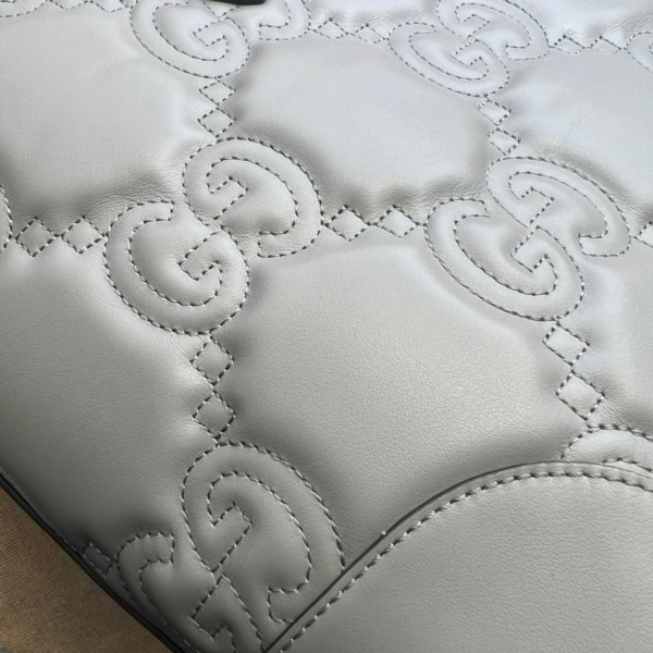 G*u*i gg matelassé leather medium tote