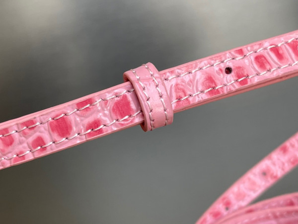 Ba*len*cia*ga hourglass