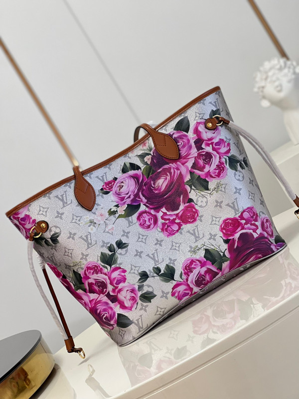 l0*is V*t0n neverfull mm