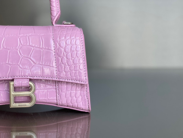 Ba*len*cia*ga hourglass