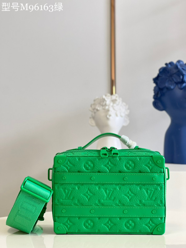 l0*is V*t0n handle soft trunk