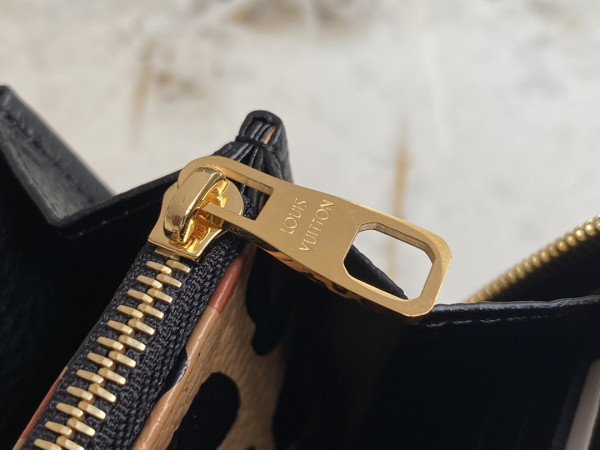 l0*is V*t0n zippy wallet