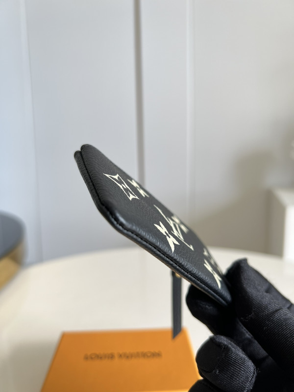 l0*is V*t0n key pouch