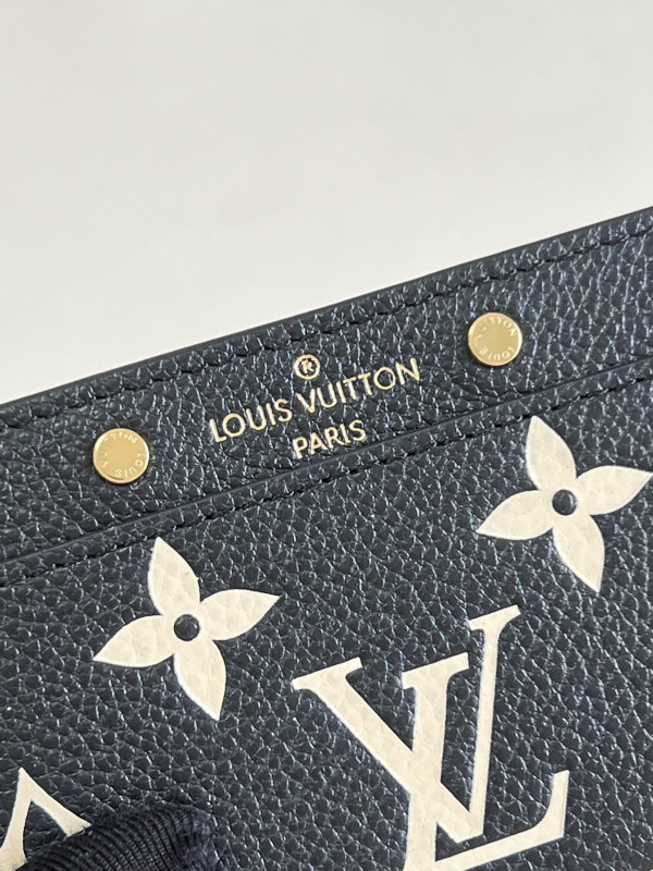 l0*is V*t0n card holder