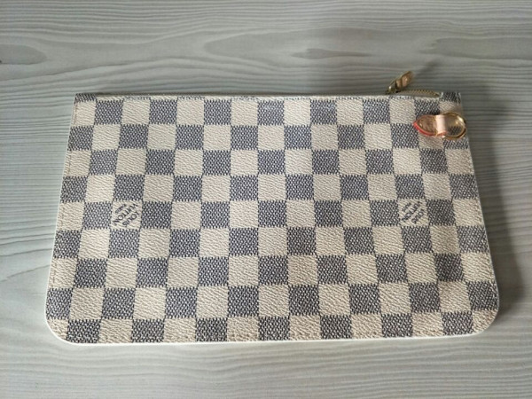 l0*is V*t0n neverfull mm