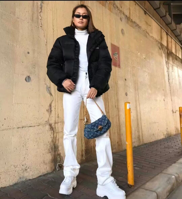 l0*is V*t0n pleaty handbag