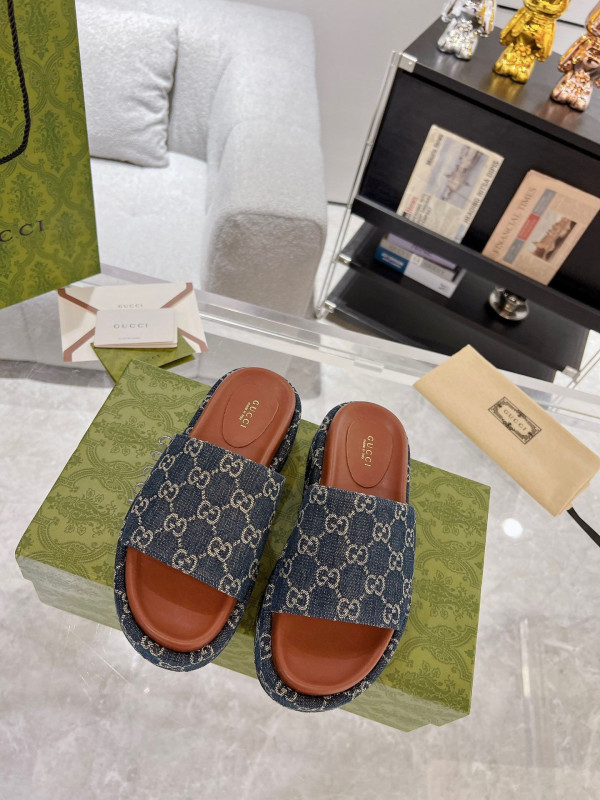 G*u*i  platform slide