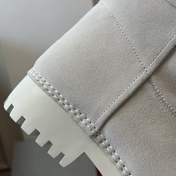 Ba*len*cia*ga alaska fur bootie