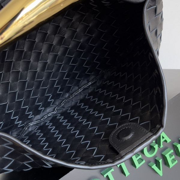 bo*te*ga Ve*ne*ta  classic sardine top handle bag