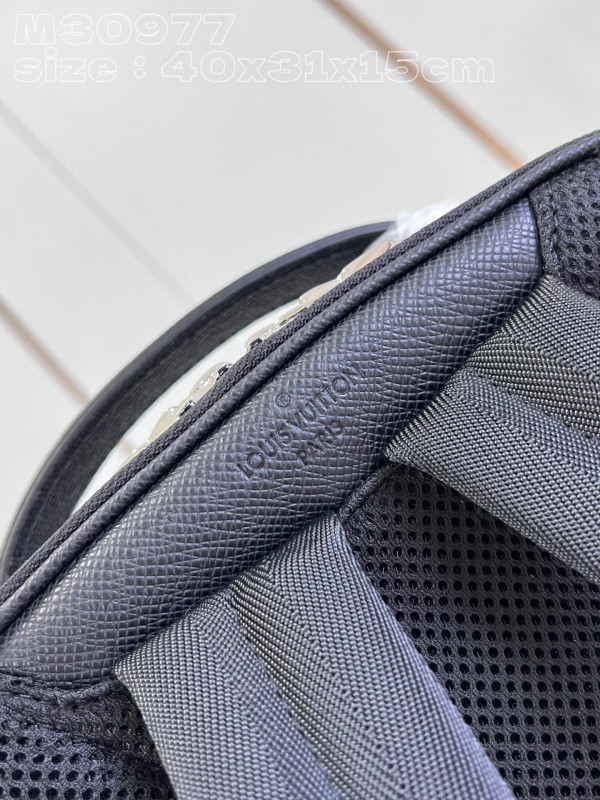 l0*is V*t0n avenue backpack