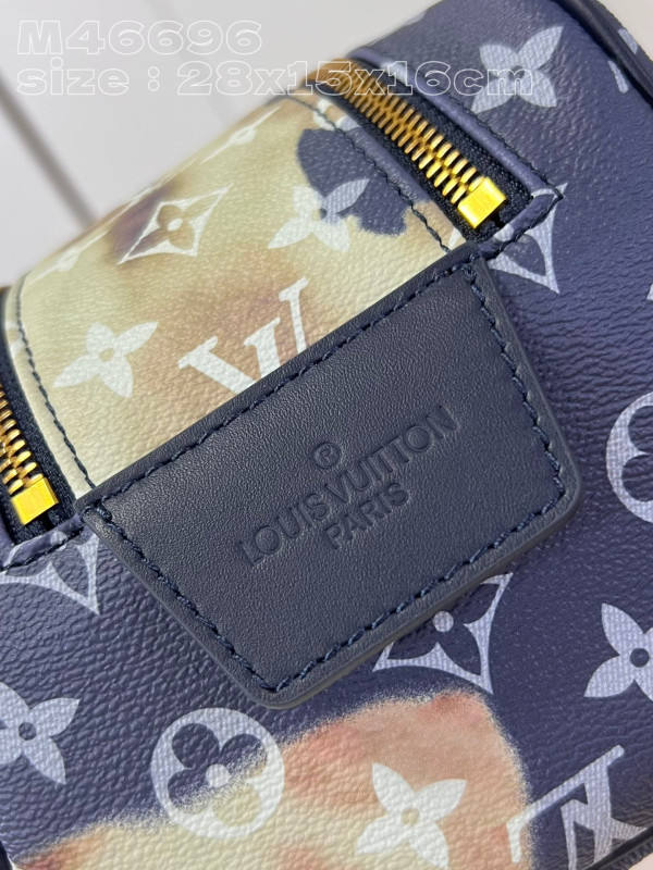 l0*is V*t0n dopp kit toilet pouch