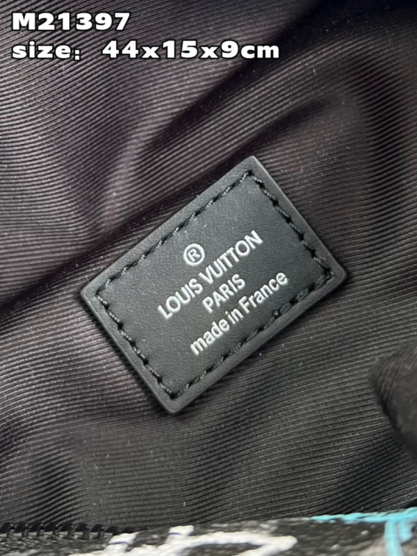 l0*is V*t0n discovery bumbag