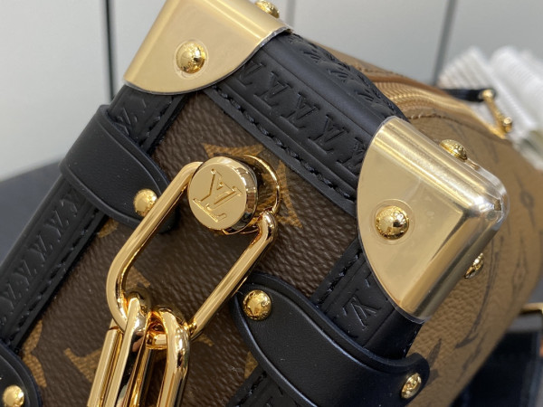 l0*is V*t0n side trunk pm-18×12.5×8cm