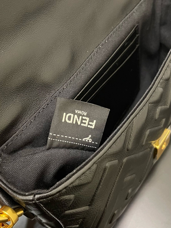 F**di baguette-19*10*4cm