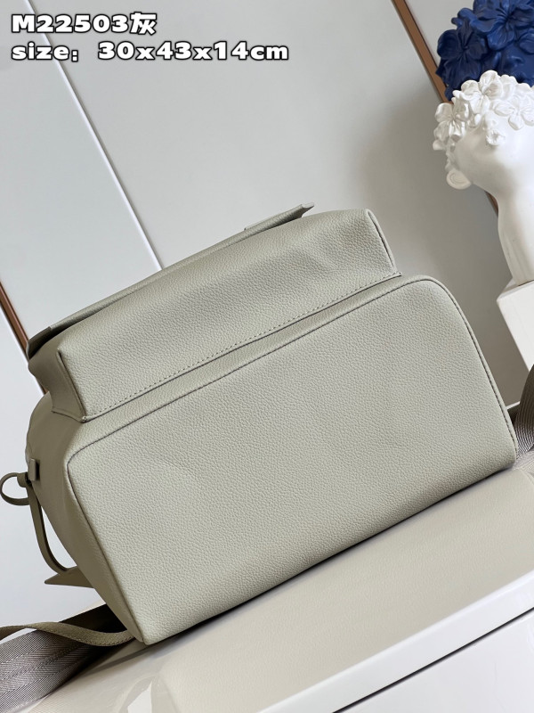 l0*is V*t0n takeoff backpack