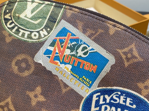 l0*is V*t0n cosmetic pouch pm-19*12*6cm