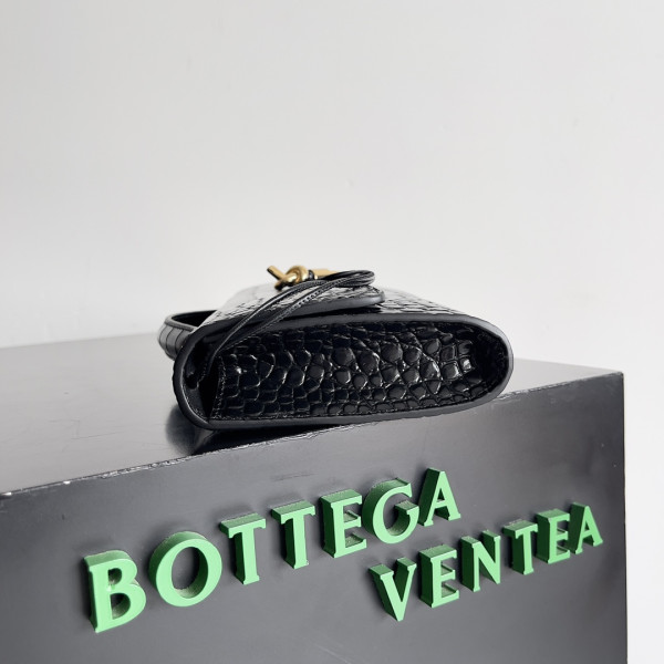 bo*te*ga Ve*ne*ta long clutch andiamo with handle-31*13*3cm