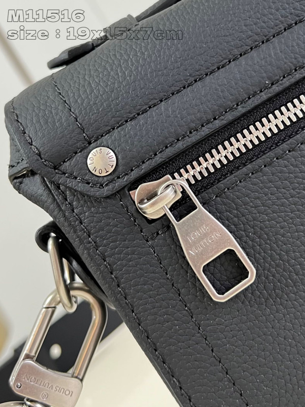 l0*is V*t0n soul trunk-19*15*7cm