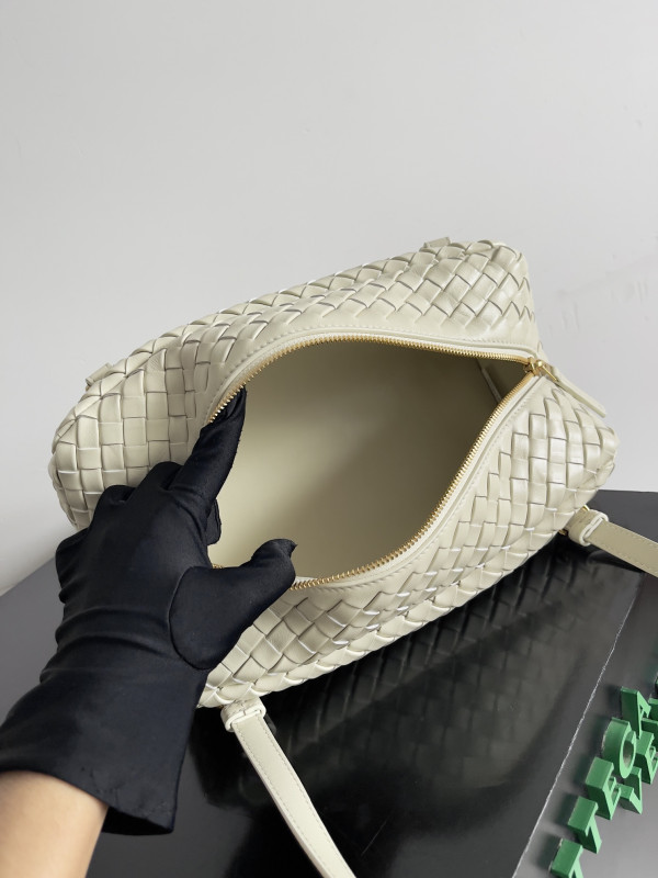 bo*te*ga Ve*ne*ta let