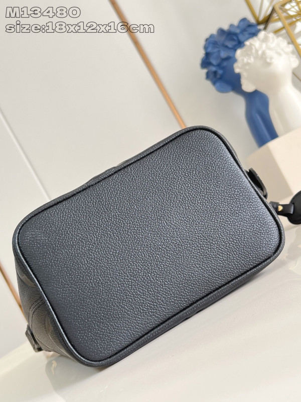 l0*is V*t0n all in bb