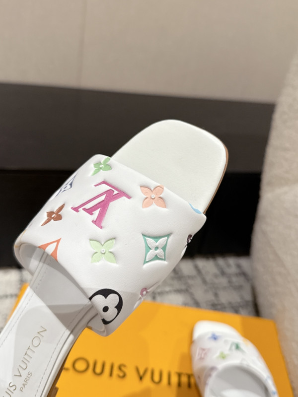 l0*is V*t0n slippers