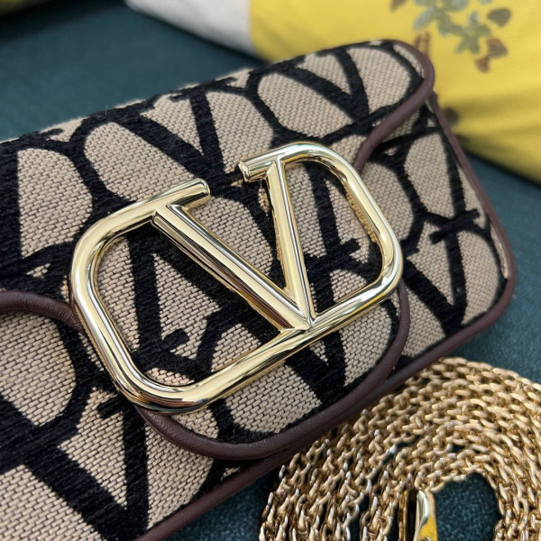 VALENTINO LOCÒ SMALL SHOULDER BAG