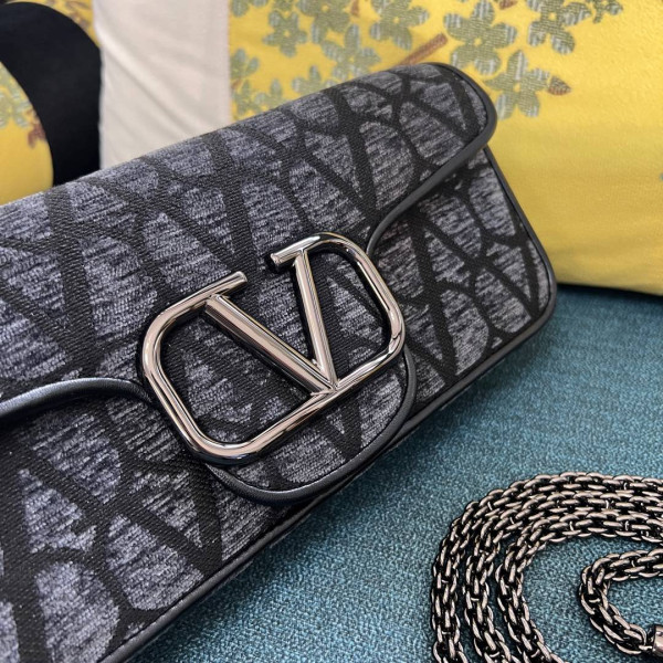 VALENTINO LOCÒ SHOULDER BAG