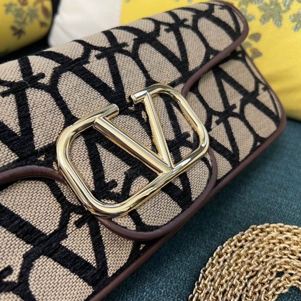 VALENTINO LOCÒ SHOULDER BAG
