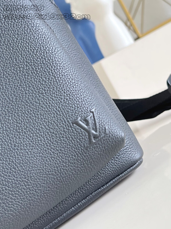 l0*is V*t0n discovery work - 42*19*32cm