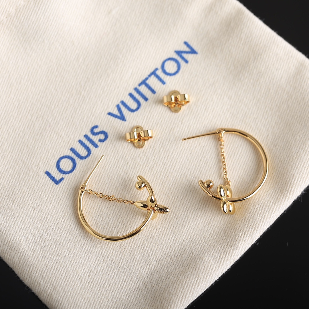 l0*is V*t0n earrings